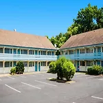 Hotel Campanile Sud - Dammarie Les Lys 3*