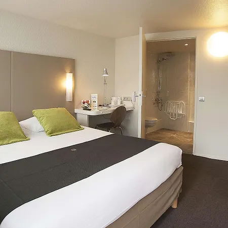 Hotel Campanile Sud - Dammarie Les Lys 3*