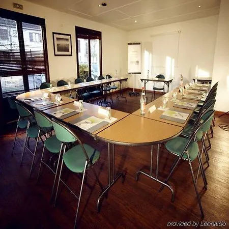 Hotel Campanile Sud - Dammarie Les Lys 3*