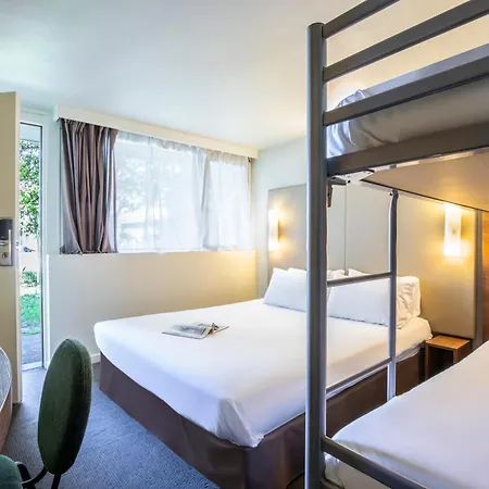 Hotel Campanile Sud - Dammarie Les Lys 3*