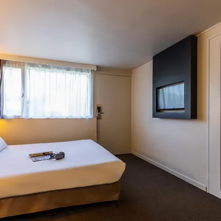 Hotel Campanile Sud - Dammarie Les Lys