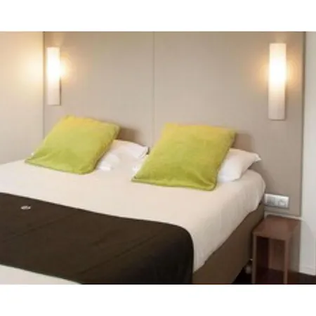 Hotel Campanile Sud - Dammarie Les Lys 3*