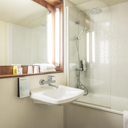 Hotel Campanile Sud - Dammarie Les Lys